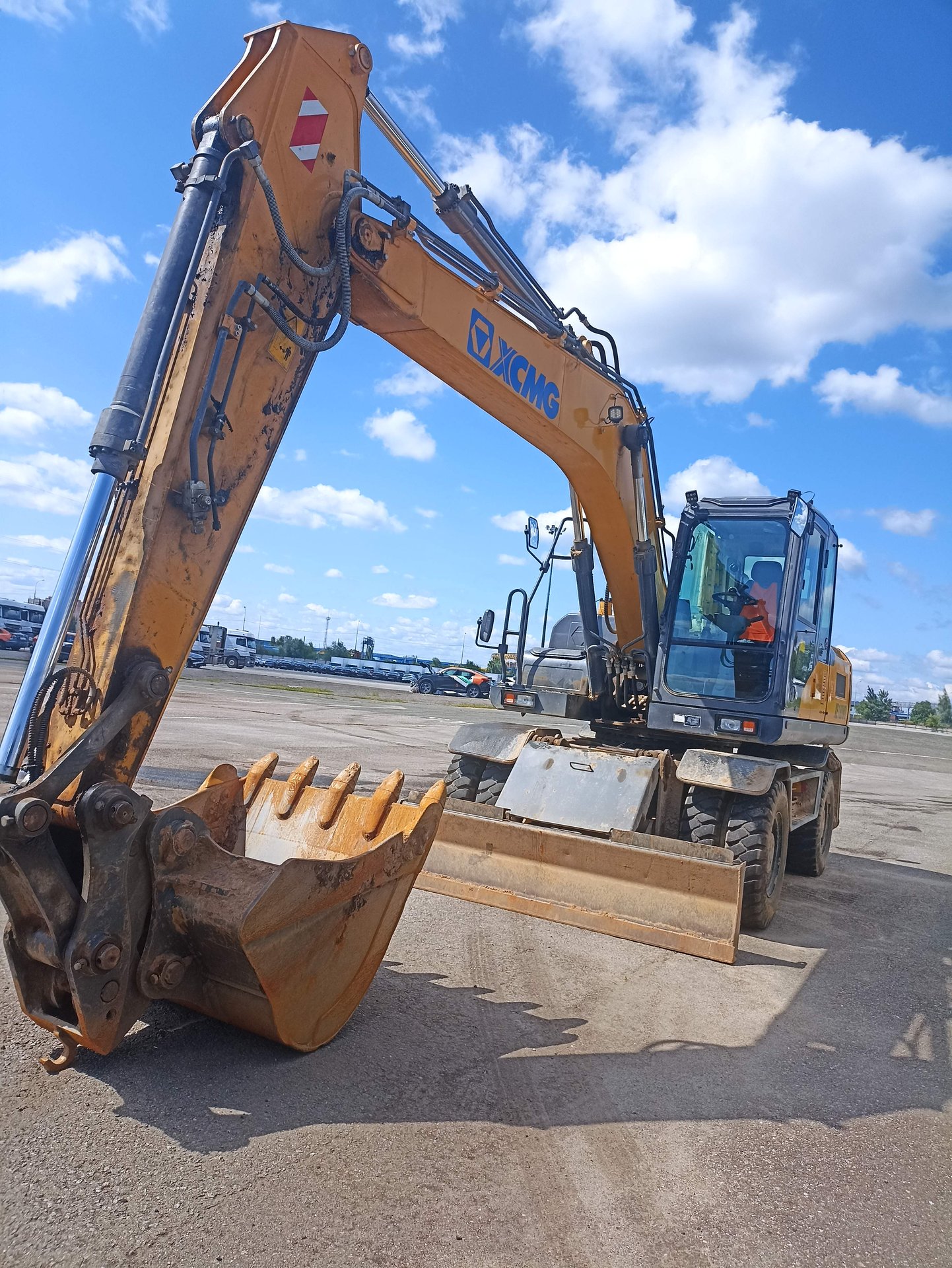 XCMG Экскаватор колесный XE180WD — Москва