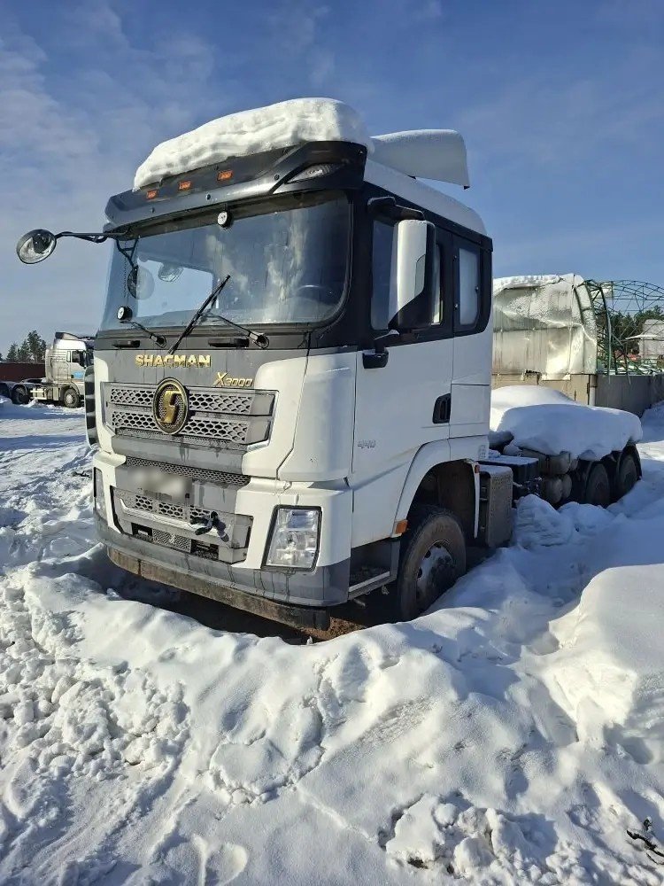 Shacman (Shaanxi) SX* 6x6 Седельный тягач — Саха
