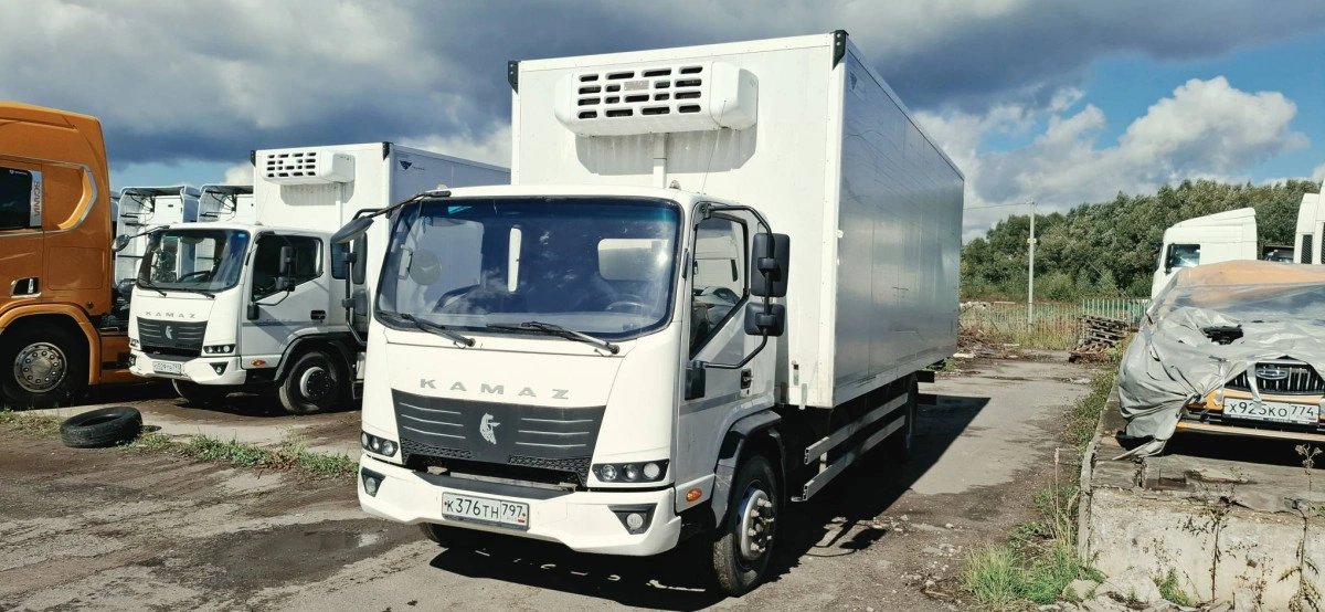 Грузовой изотермический КАМАЗ 43082 — Москва