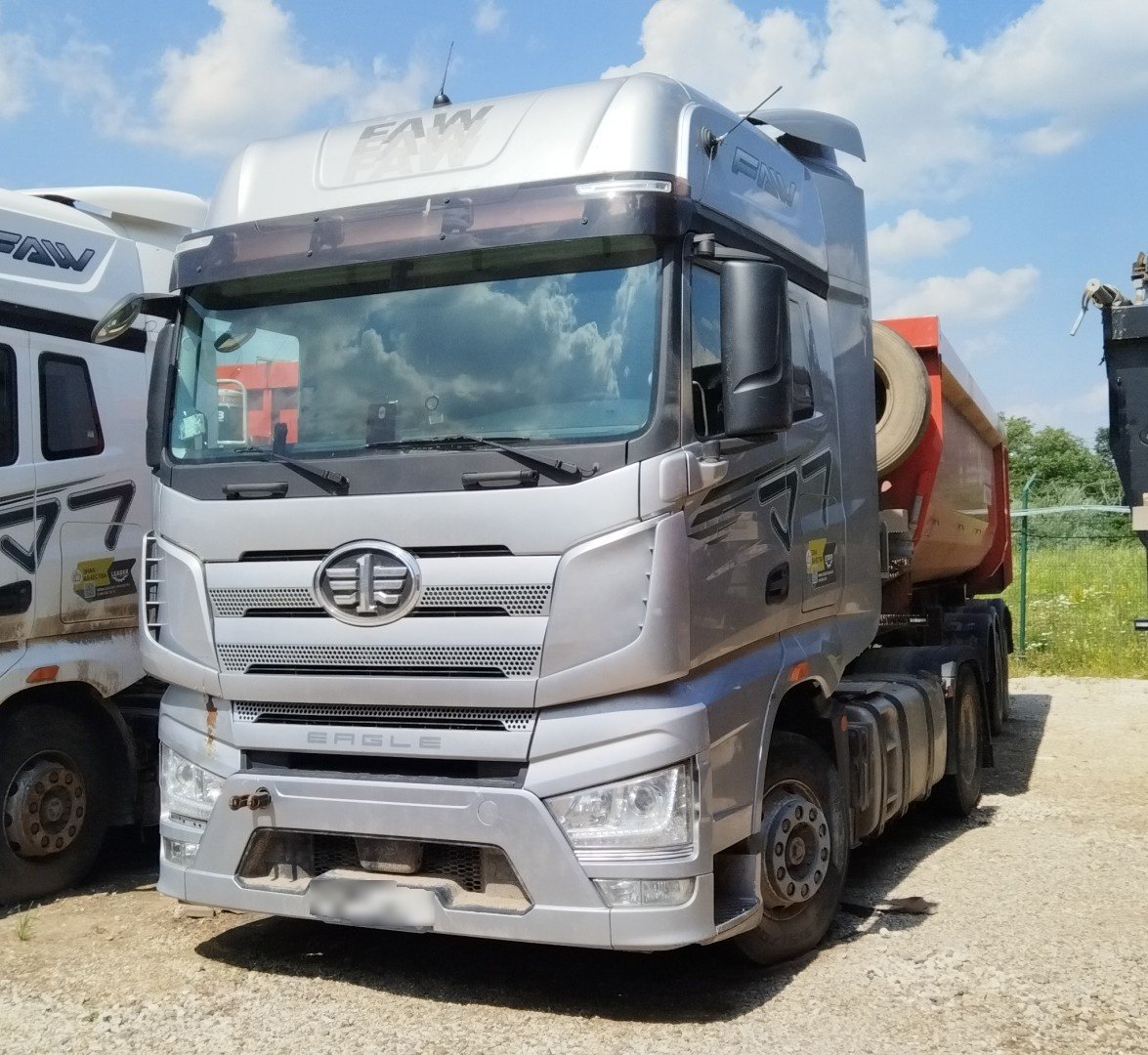 FAW J7 4x2 Седельный тягач — Москва