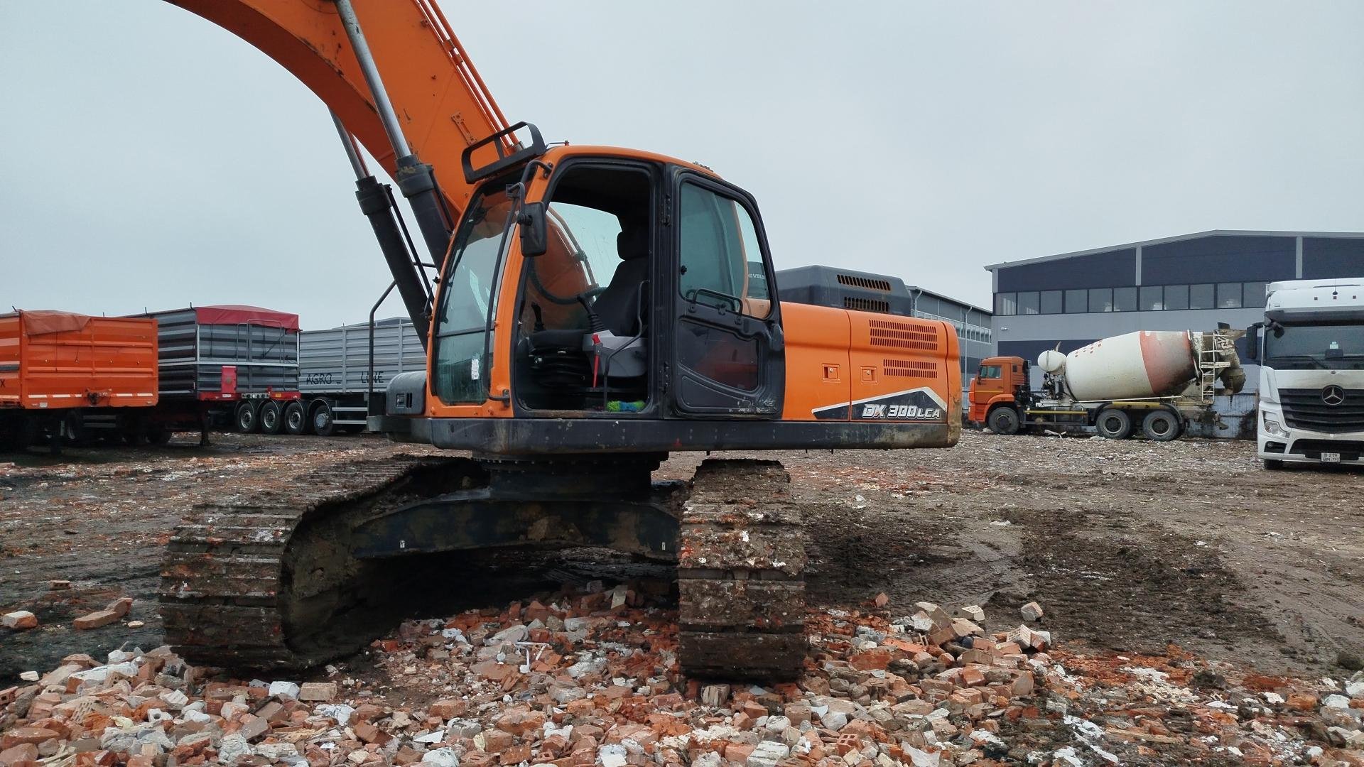 DOOSAN/DEVELON DX300LCA-7M — Краснодар
