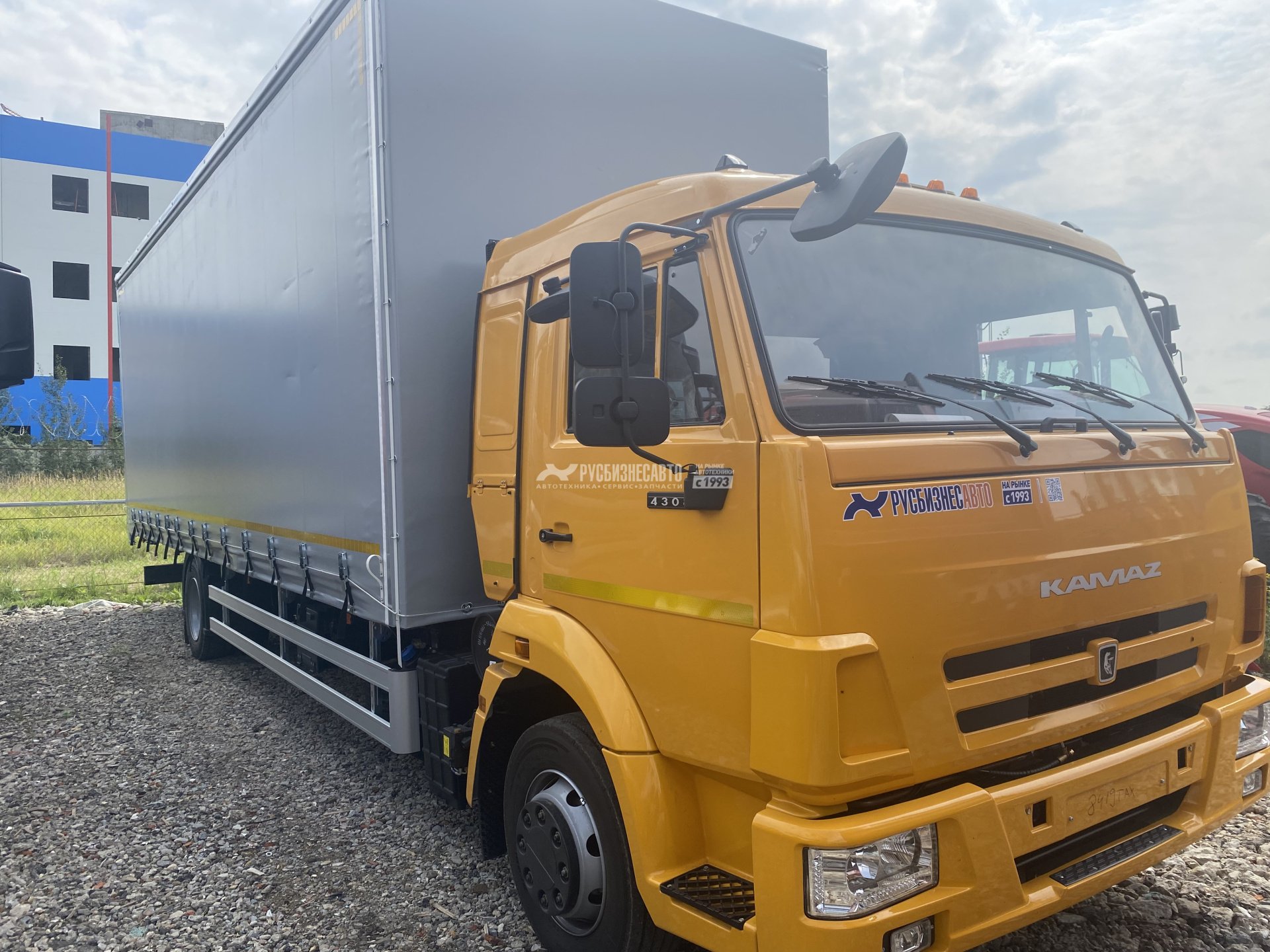КАМАЗ 4388-010-69 Бортовой автомобиль с каркасом и сдвижными шторами 8500x2550x2850 мм на базе 4308 — новая техника в лизинг