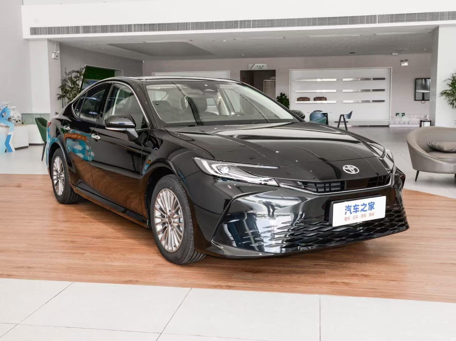 Toyota Camry Deluxe Edition (в пути) — новая техника в лизинг