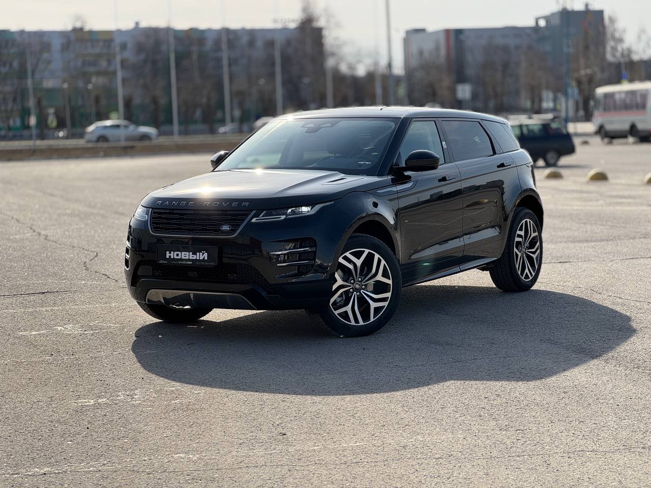 Land Rover Evoque R-Dynamic SE — новая техника в лизинг