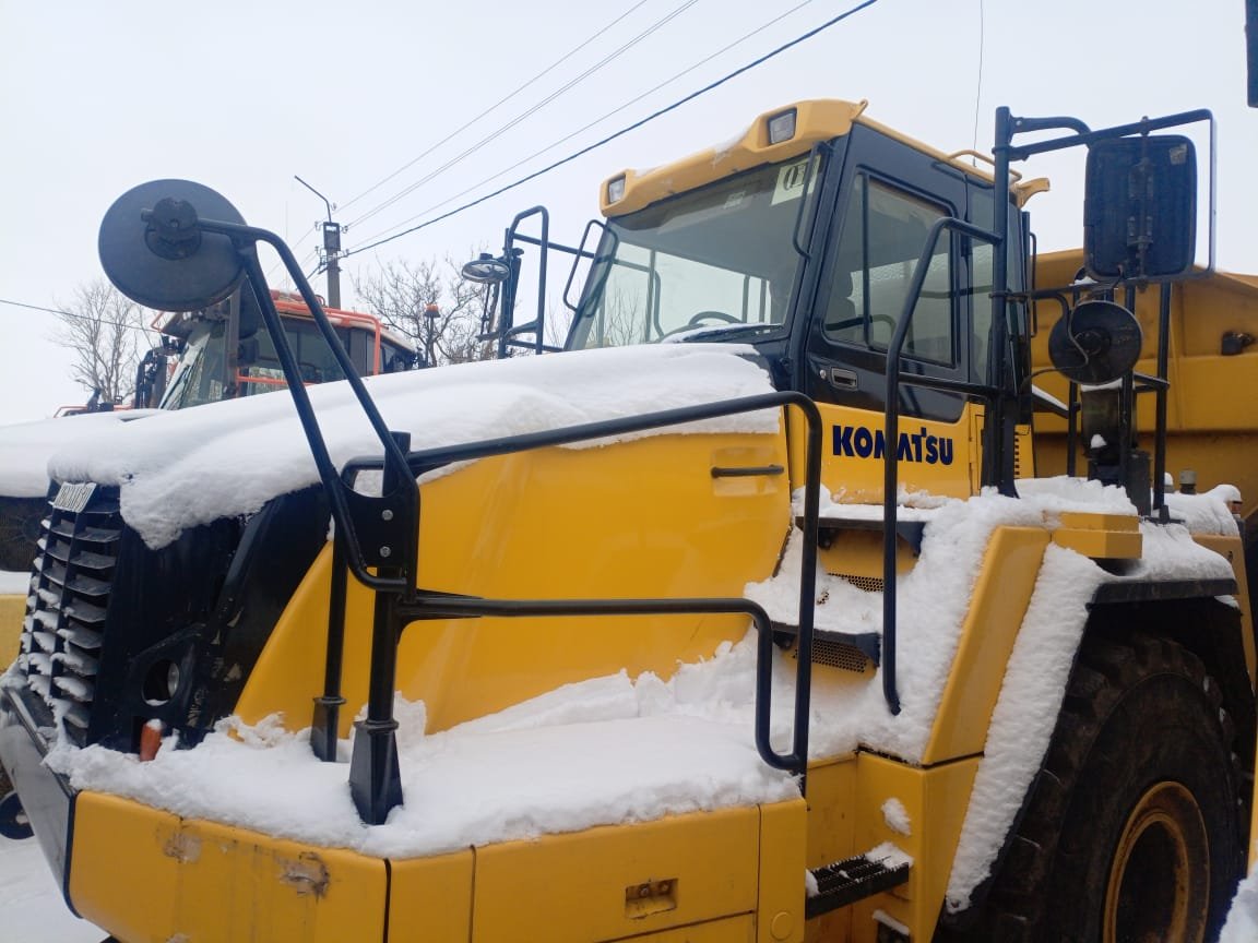 Komatsu Самосвал с шарнирно сочлененной рамой Komatsu НМ400-5; б/у — Губкин