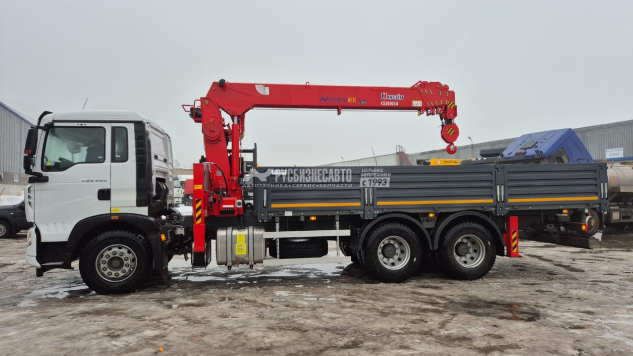 КМУ HOWO T5G (6x4, 330л.с., Евро-5) + HANGLIM KS2056SM верх.упр. + борт сталь 6,6м. СПМ — новая техника в лизинг