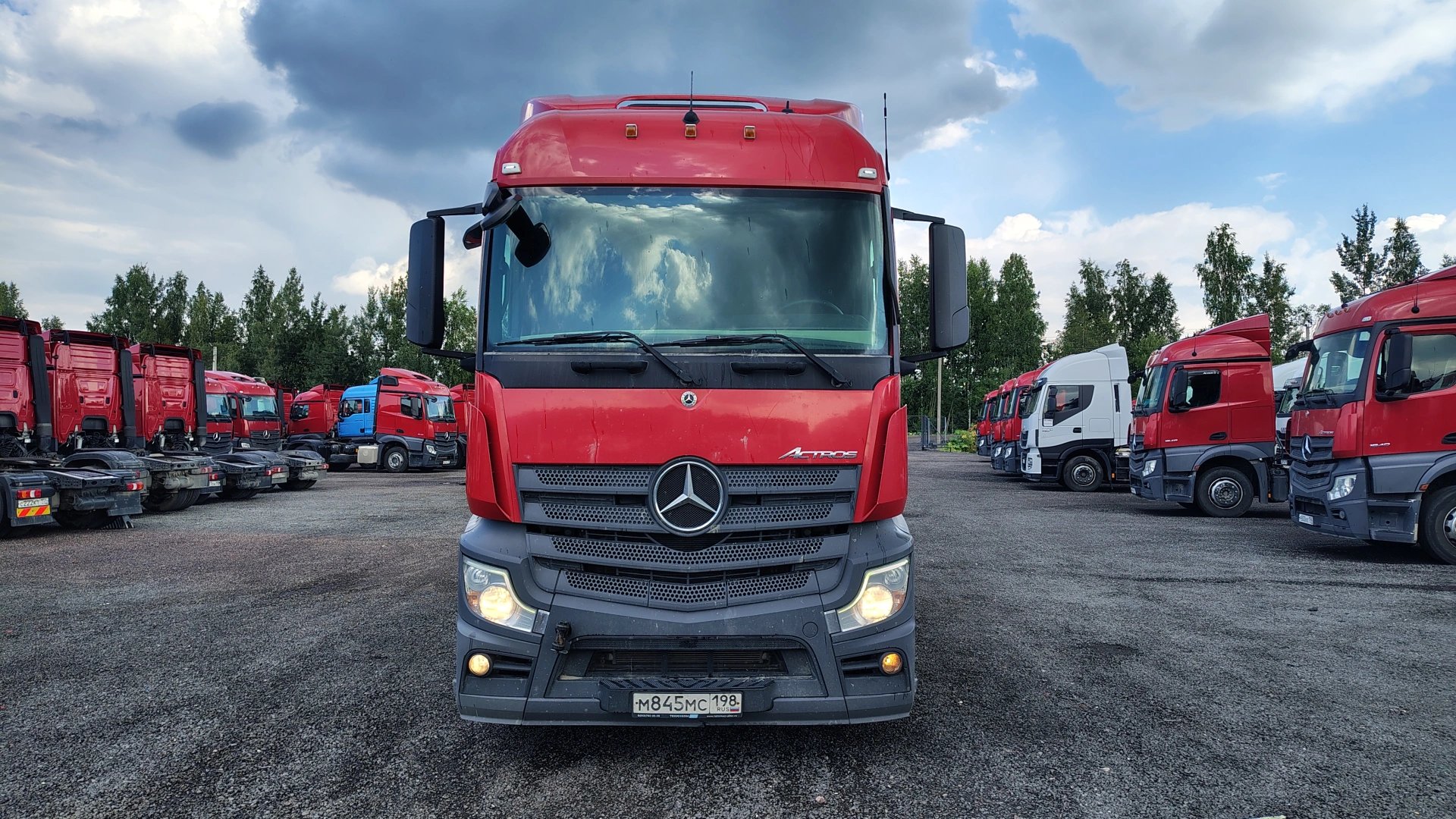 MERCEDES-BENZ Actros — Ленинградская область