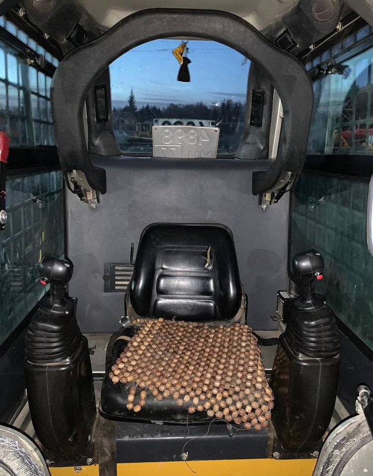 Мини-погрузчик (с бортовым поворотом) LiuGong CLG385B — Россия