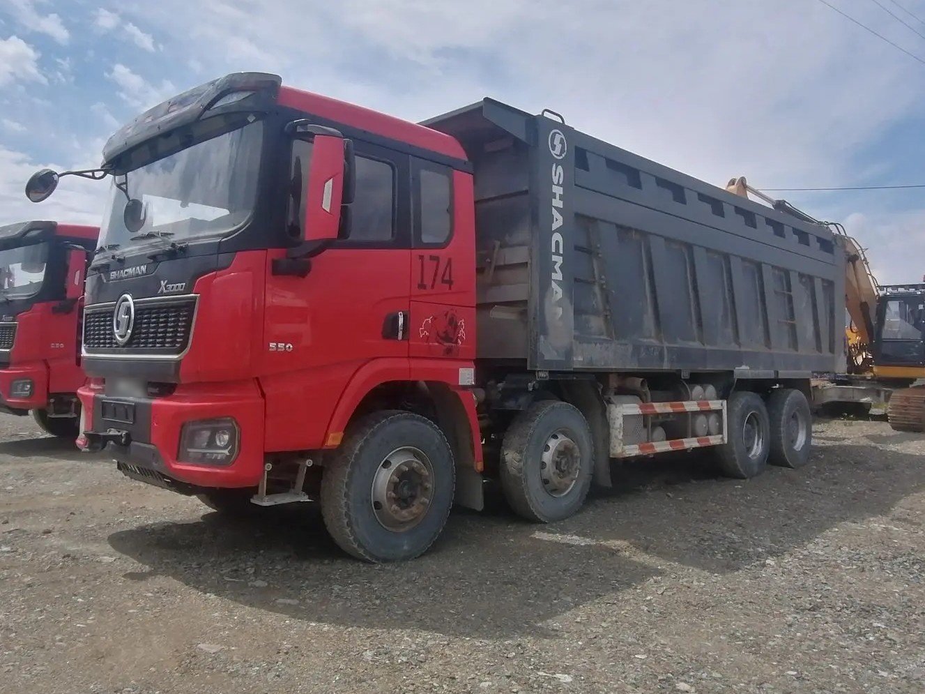 Shacman (Shaanxi) SX* 8x4 Самосвал — Южно-Сахалинск