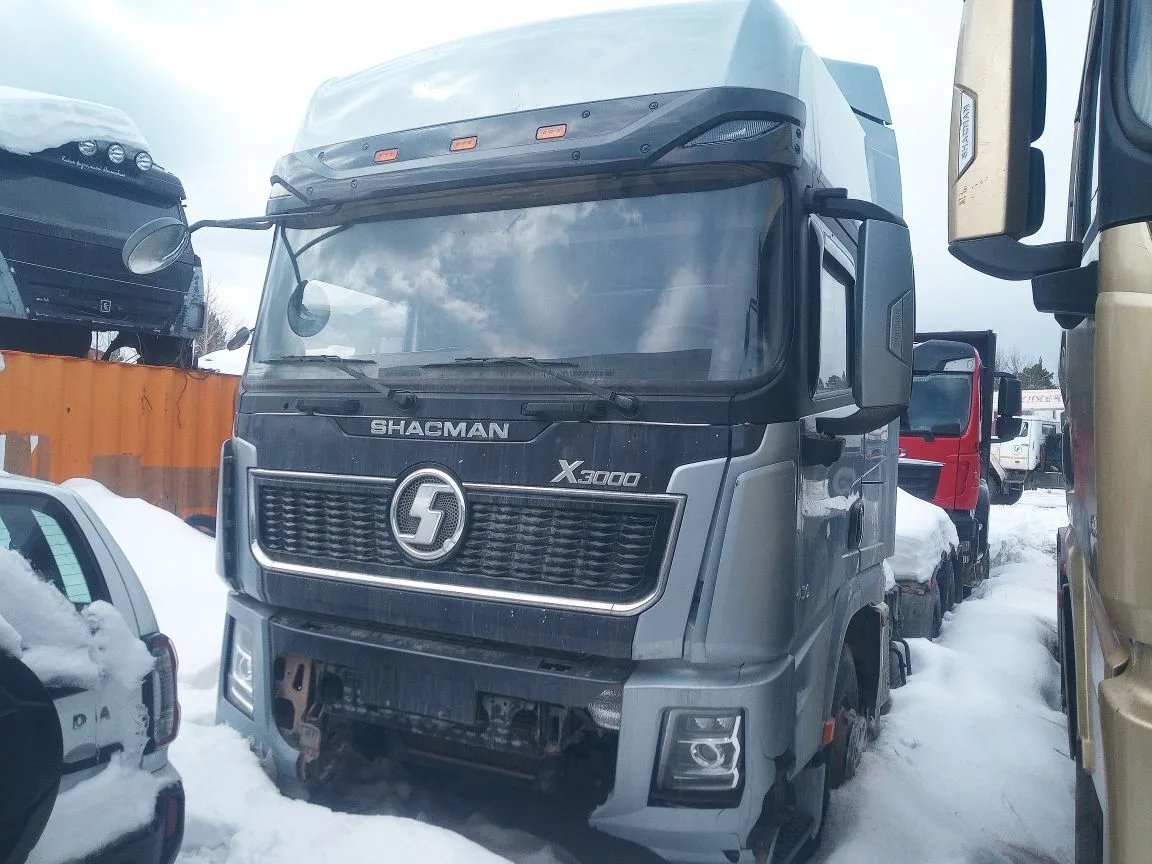 Shacman (Shaanxi) SX* 6x4 Седельный тягач — Усть-Кут