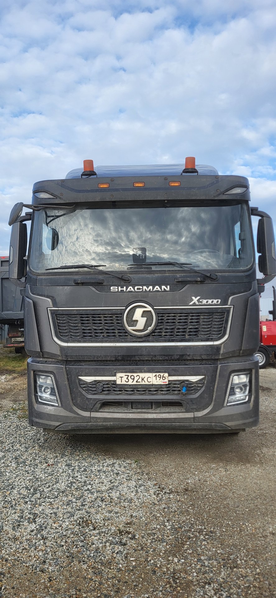 Shacman (Shaanxi) SX* 4x2 Седельный тягач — Екатеринбург