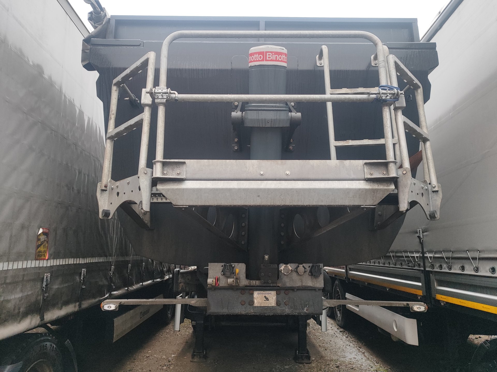 BONUM 9142* Полуприцеп зерновоз — Химки