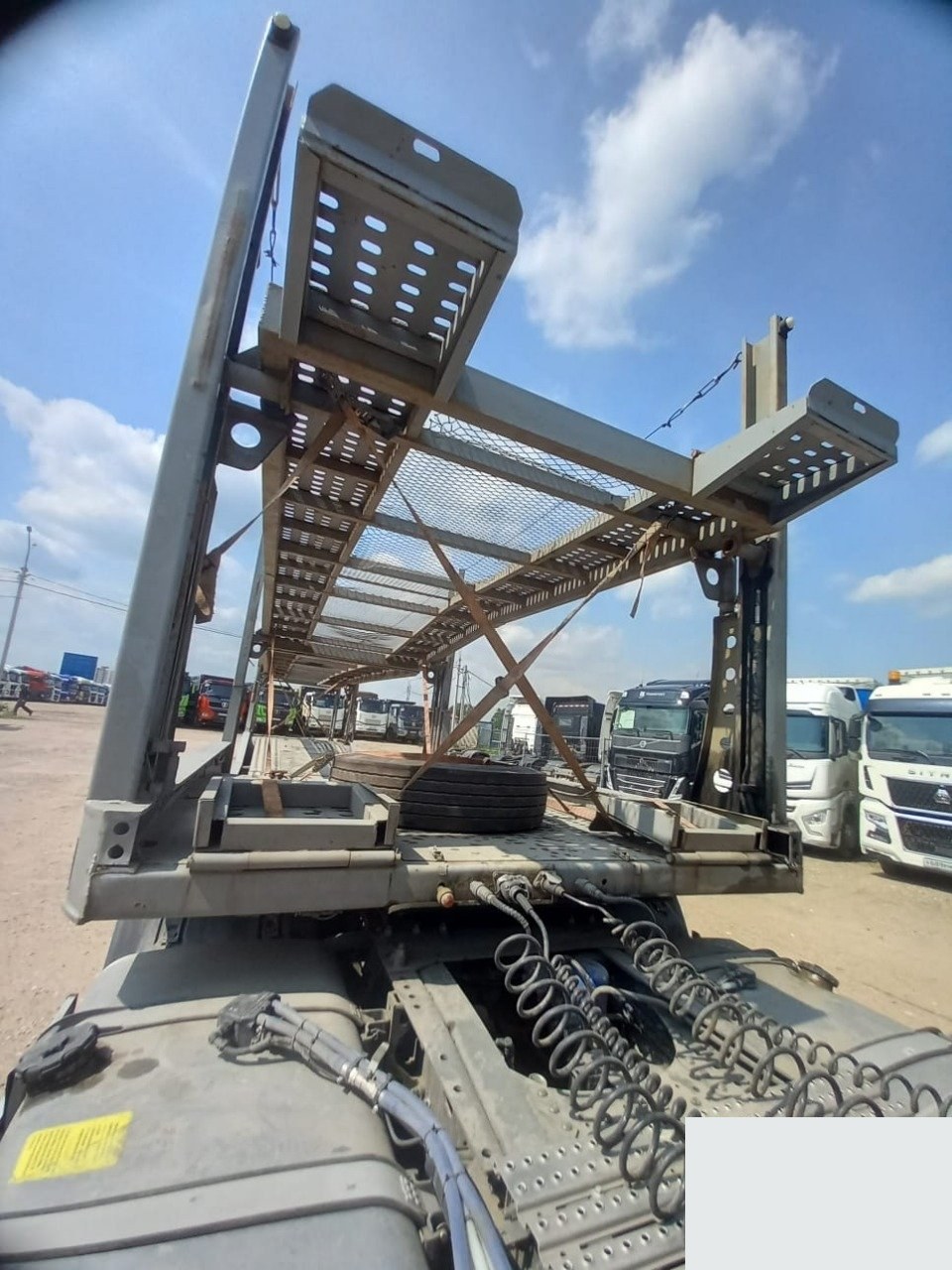 LUXUDA Полуприцеп автовоз LZC9405BGX — Химки