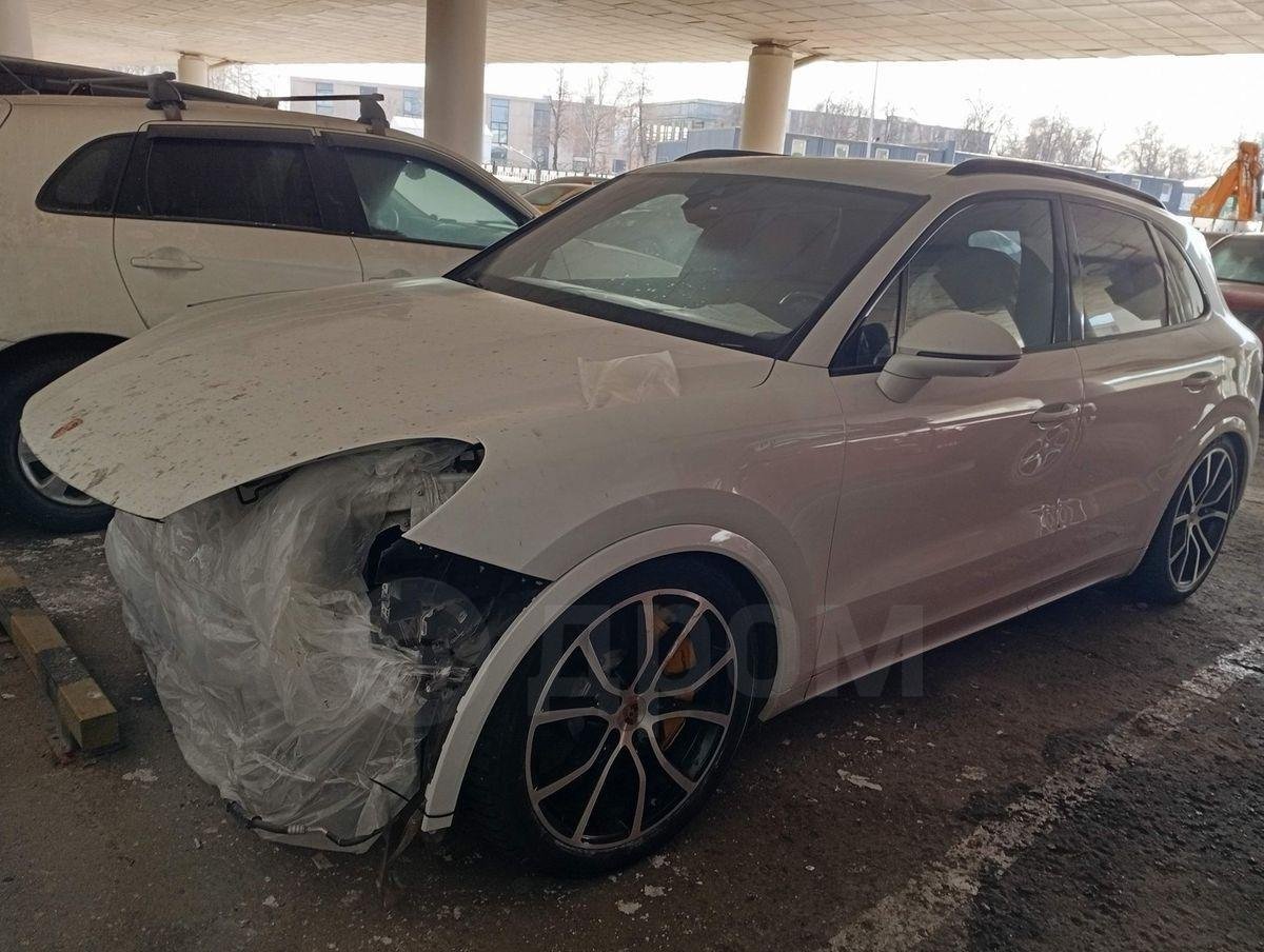 Легковой автомобиль PORSCHE CAYENNE — Москва