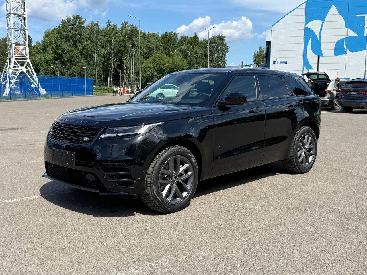 Land Rover Velar R-Dynamic SE — новая техника в лизинг