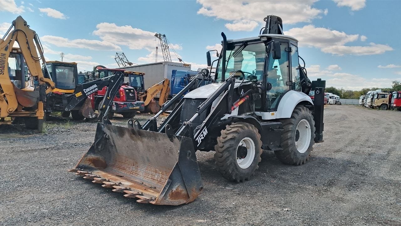 TRM B4X Экскаватор-погрузчик — Ростов-на-Дону