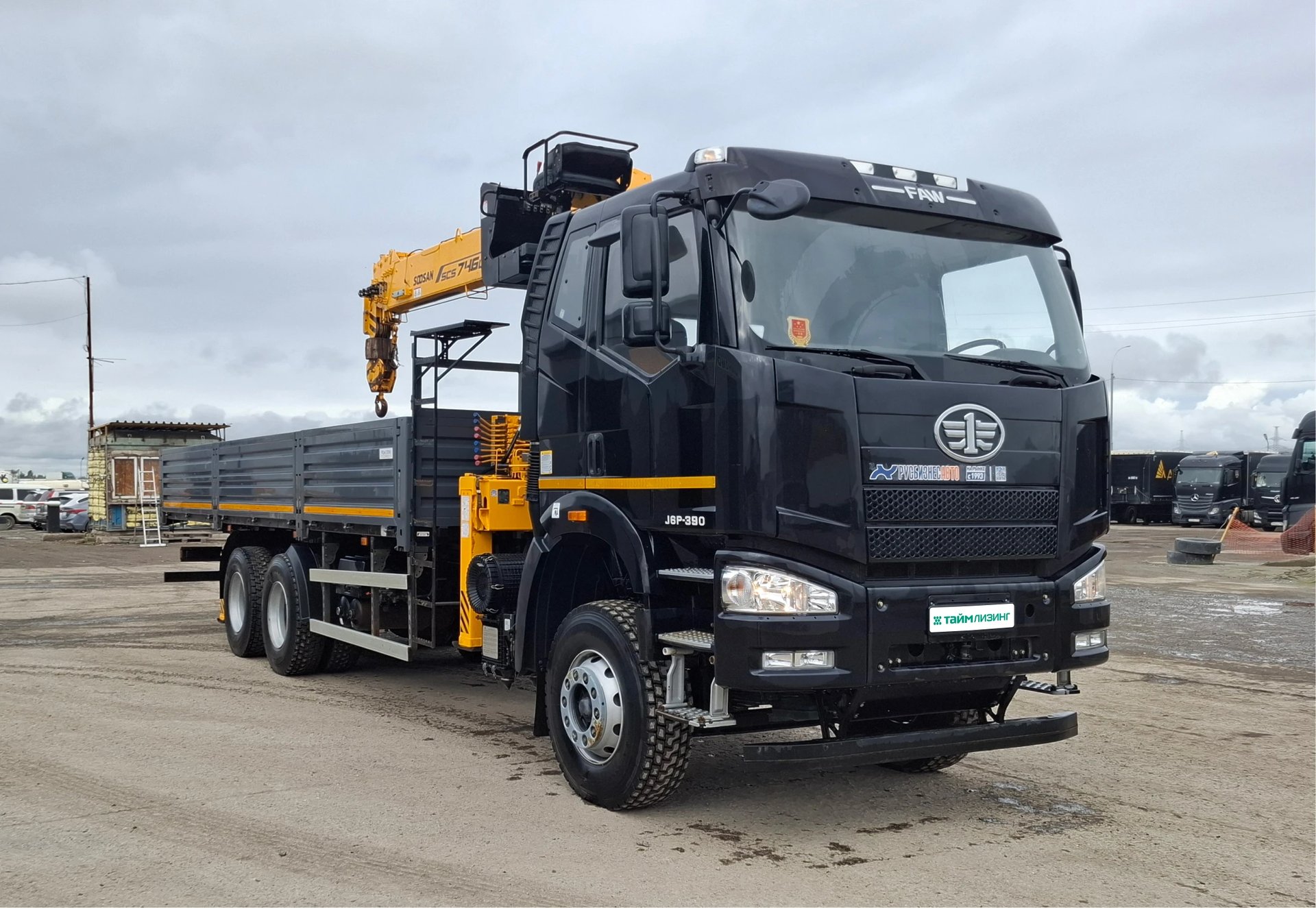 Грузовой бортовой с манипулятором FAW 3250, 6х4 — Новосибирск