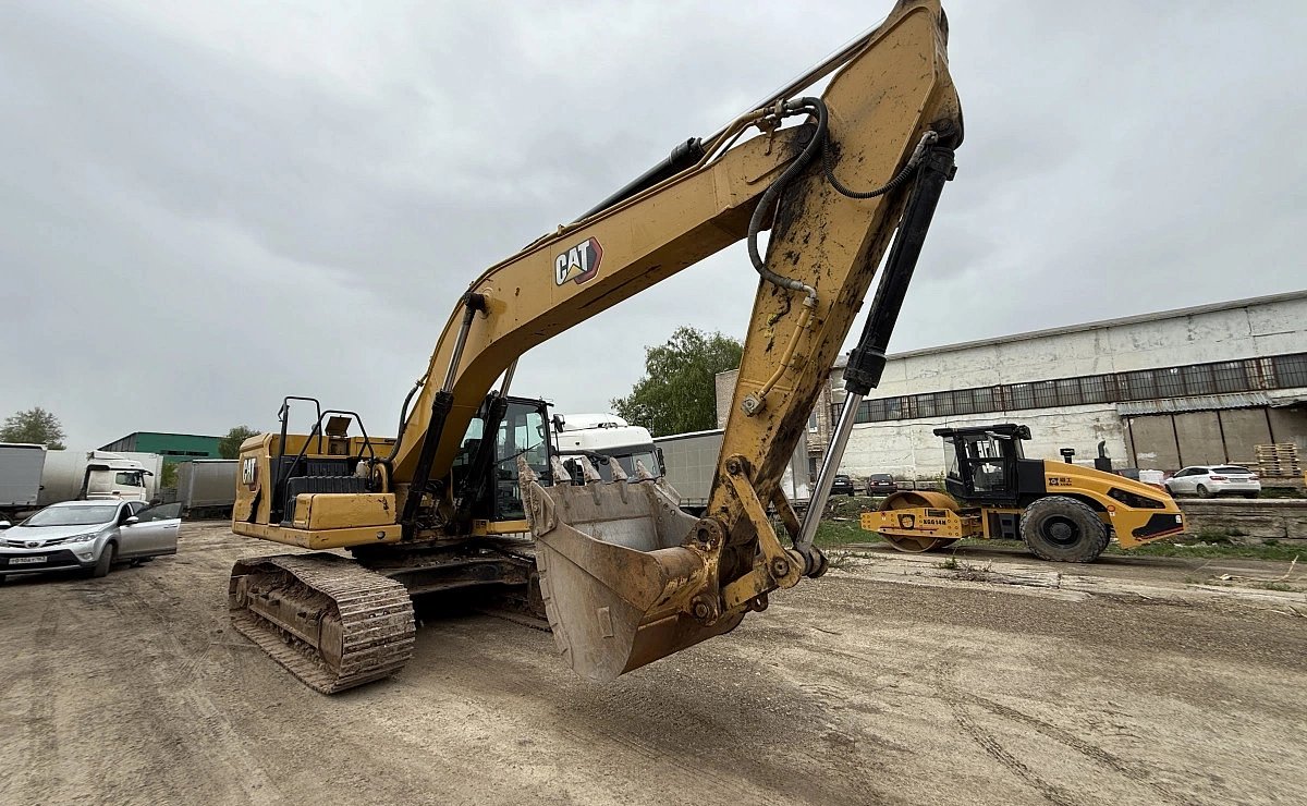 CATERPILLAR 330 — Самара