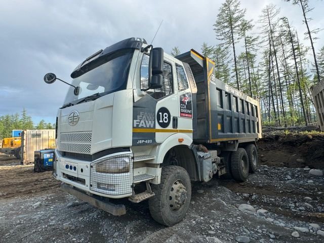 Специализированный, автомобиль-самосвал FAW J6 — Хабаровск
