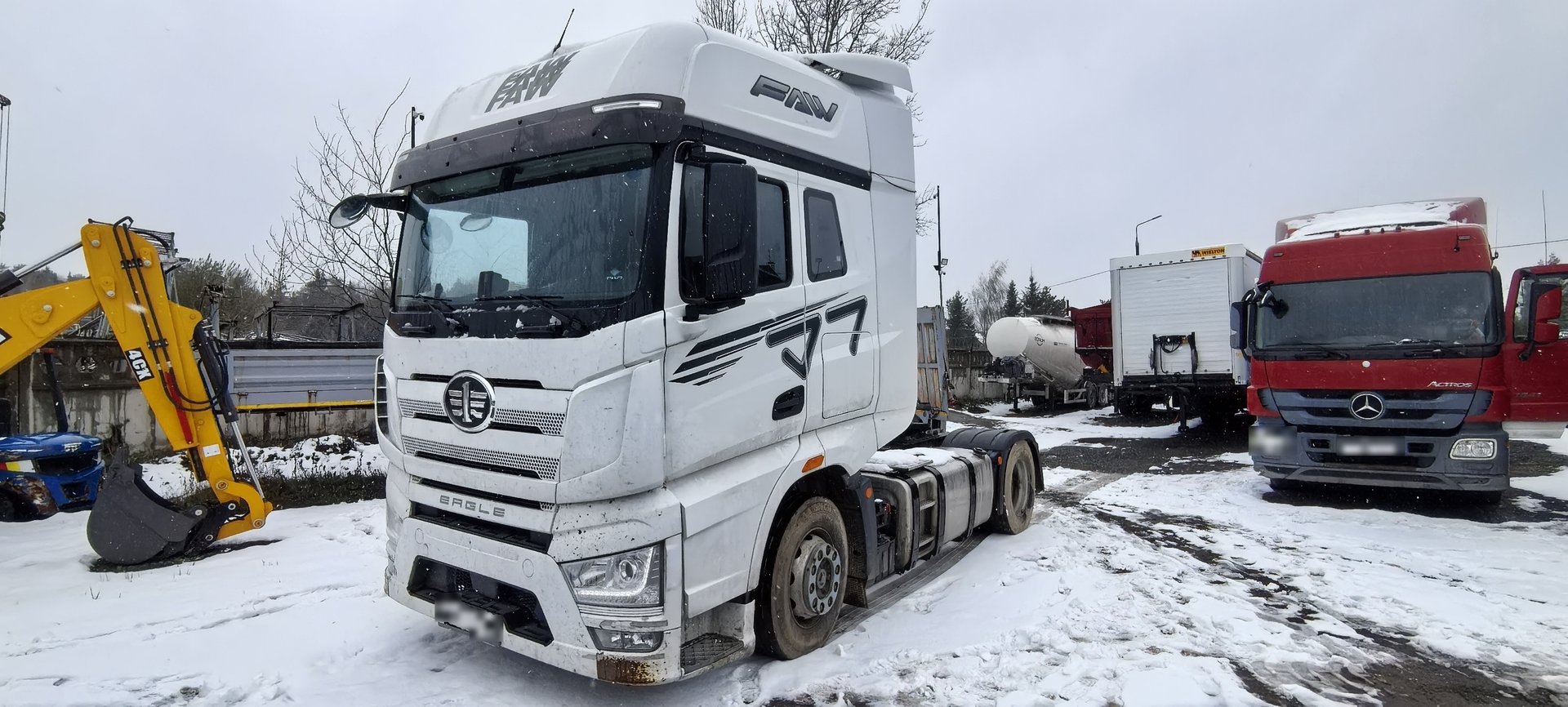 FAW J7 4x2 Седельный тягач — Москва