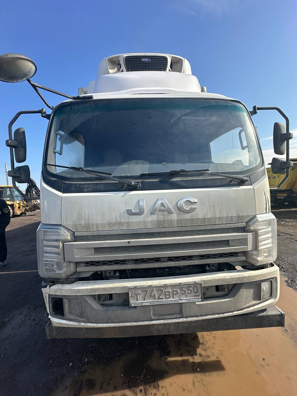 JAC N120 Изотермический/рефрижератор с гидробортом — Лобня