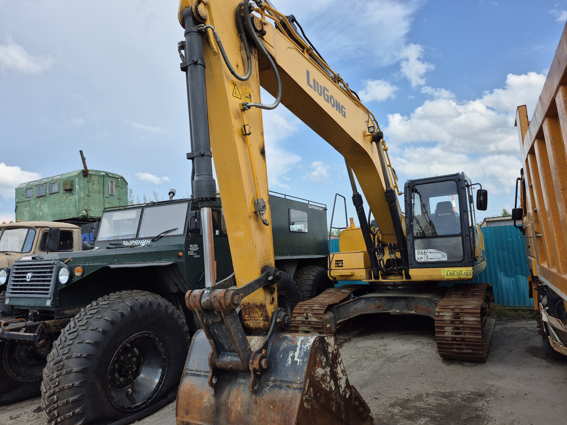 LIUGONG CLG922 Экскаватор — Усинск