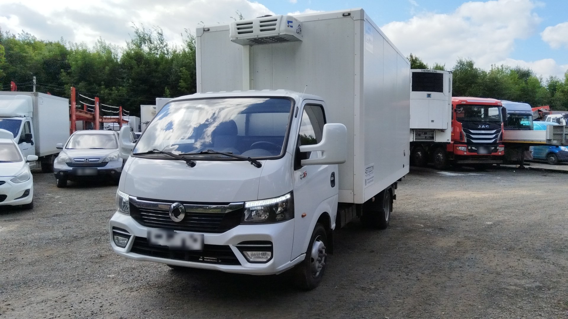 СПЕЦМОБИЛЬ-НН 2818* на шасси JUNGFENG Q35L Изотермический/рефрижератор — Москва