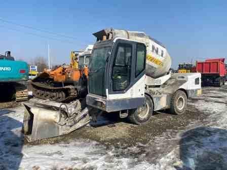 Самоходный бетоносмеситель QGMC4000 — Артем