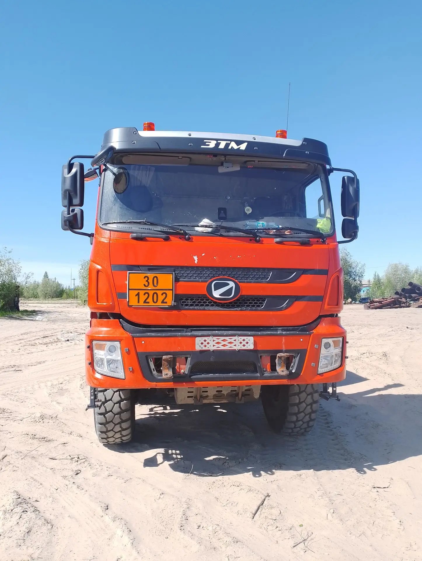 ХАНТ 8x8 Автоцистерна нефтепромысловая 8051B6X — Новый Уренгой