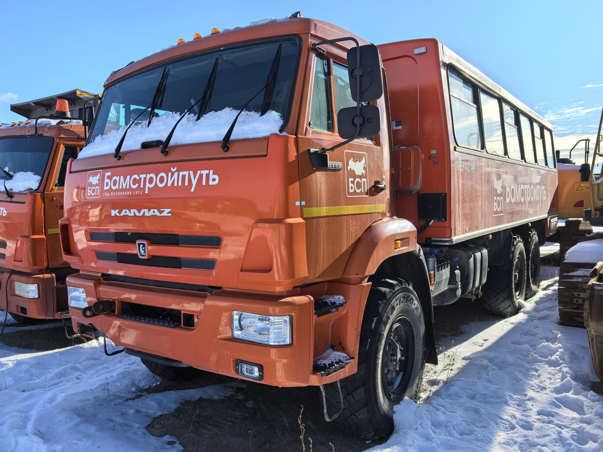 НЕФАЗ 4208 на шасси КамАЗ 43118 6x6 Вахтовый автобус — Амурск