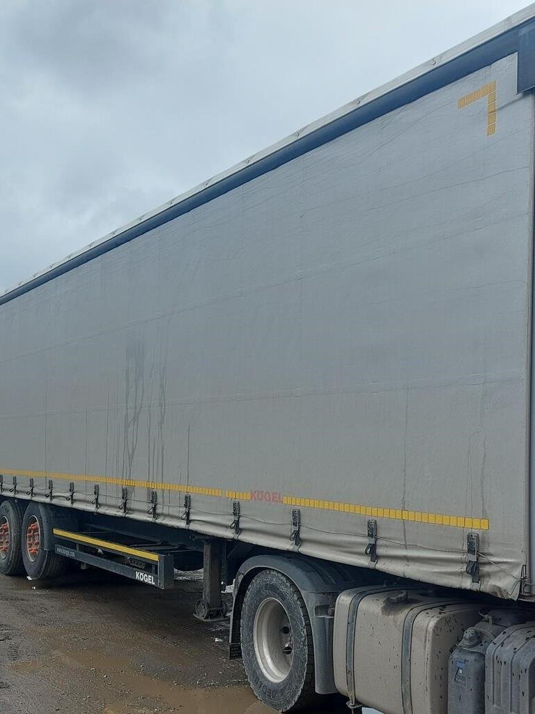 KOGEL Cargo, полуприцеп штора — Петрозаводск
