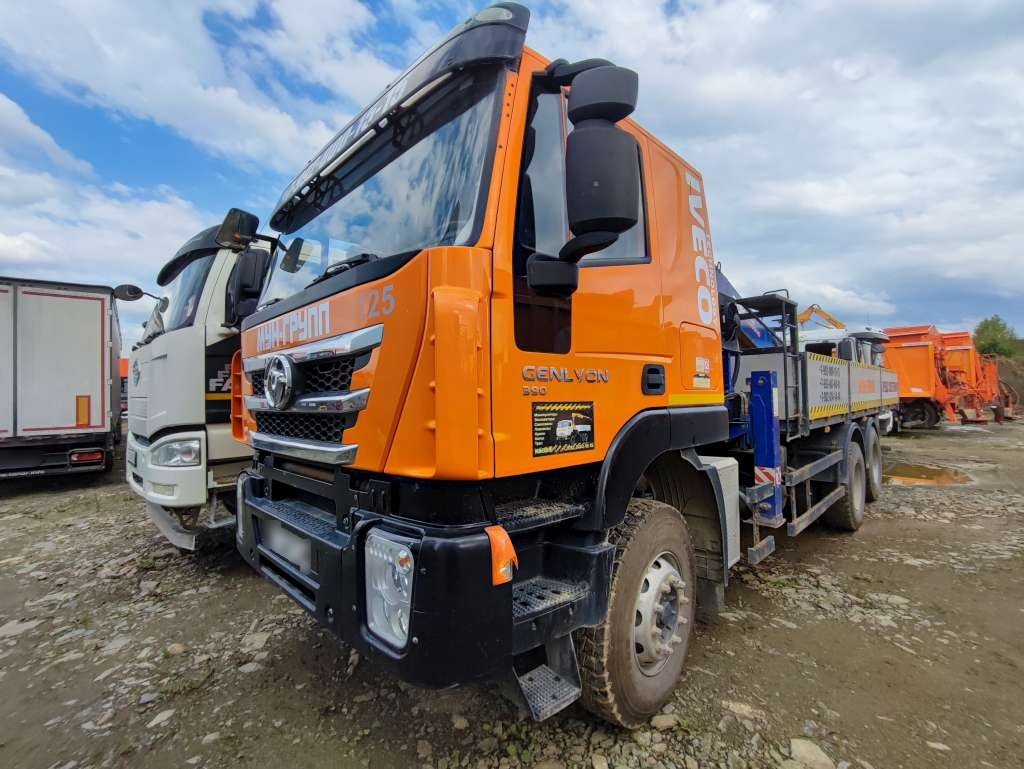 Карвинг 3370 на шасси HONGYAN GENLYON 6x4 Бортовой с КМУ — Большой Исток