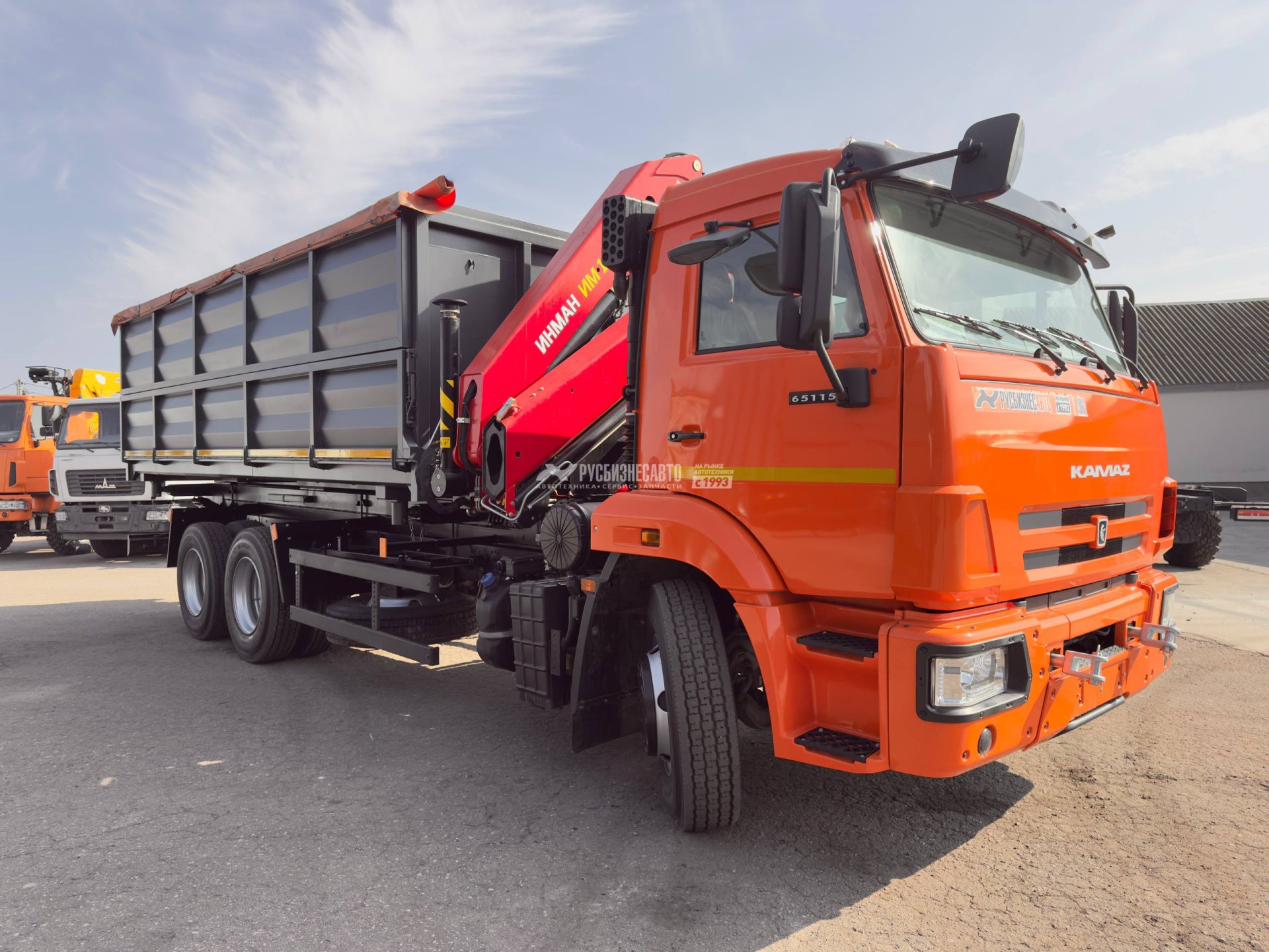 КМУ Самосвал КАМАЗ-65115-4057-48 (Евро-5) + КМУ Инман ИМ-150N, кузов 20м3 3-х сторонник АПС — новая техника в лизинг
