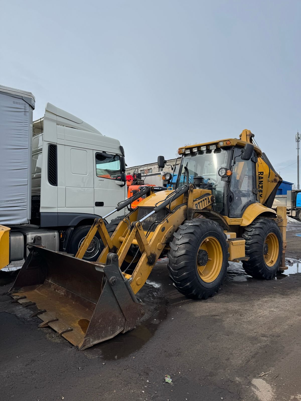 RANTEX RT777 Экскаватор-погрузчик — Архангельск