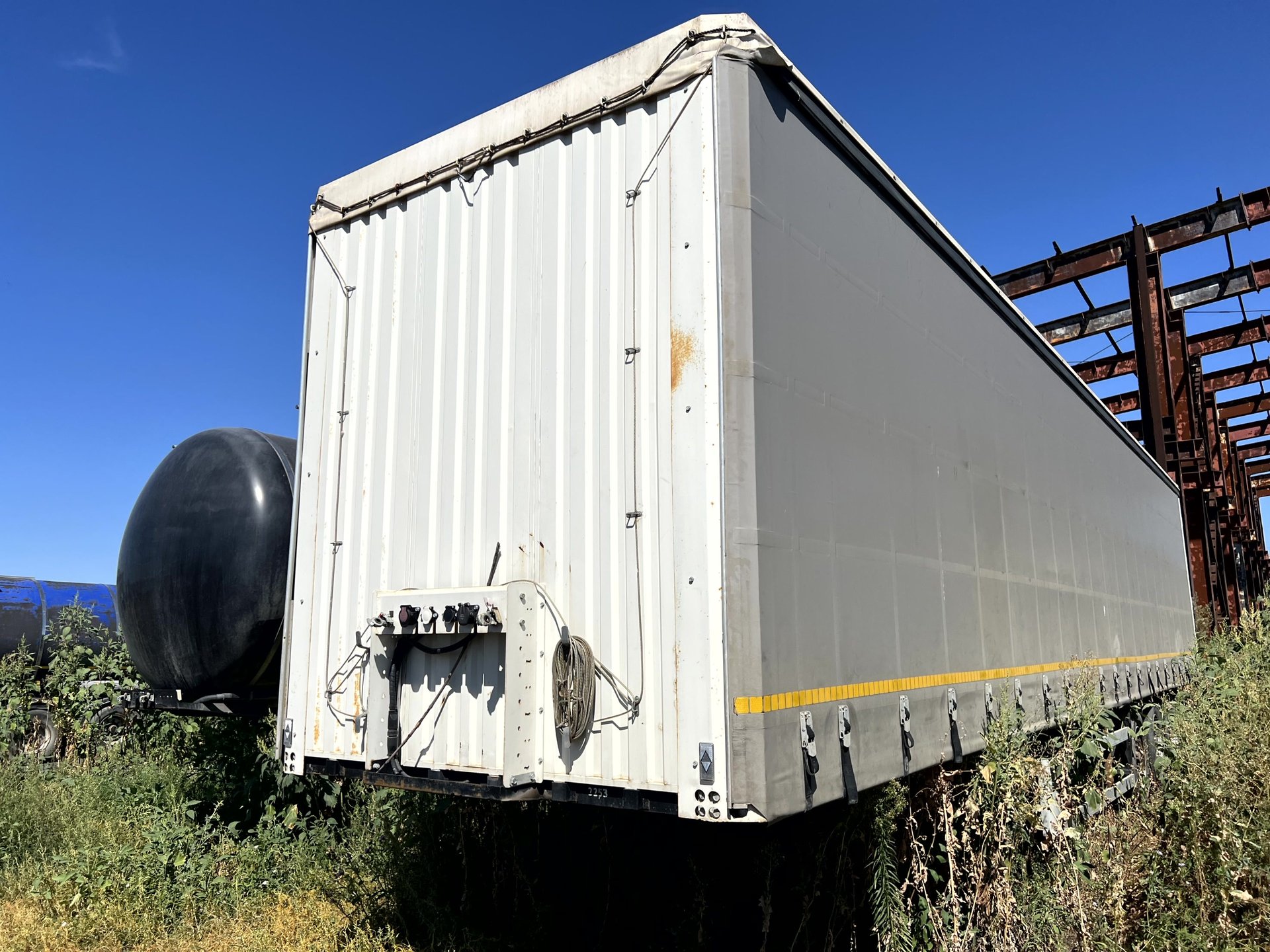 ТУЙМАЗИНСКИЙ ЗАВОД АВТОБЕТОНОВОЗОВ 5885* Полуприцеп шторный — Оренбург