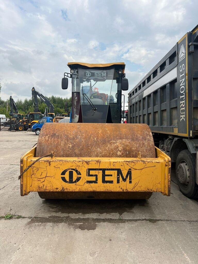 CATERPILLAR SEM512, каток — Санкт-Петербург
