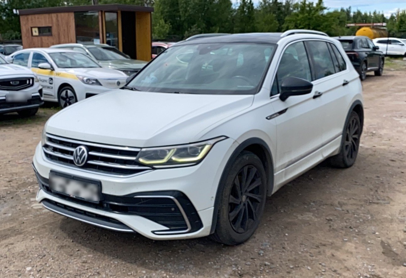VOLKSWAGEN Tiguan — Санкт-Петербург