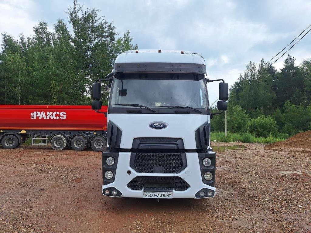 седельный тягач FORD Cargo — Москва