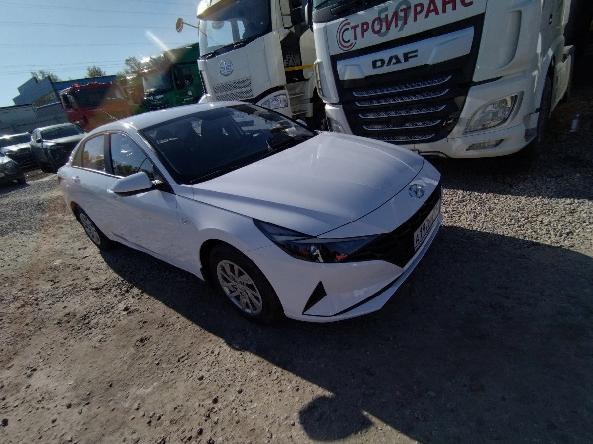 HYUNDAI Elantra — Тюмень