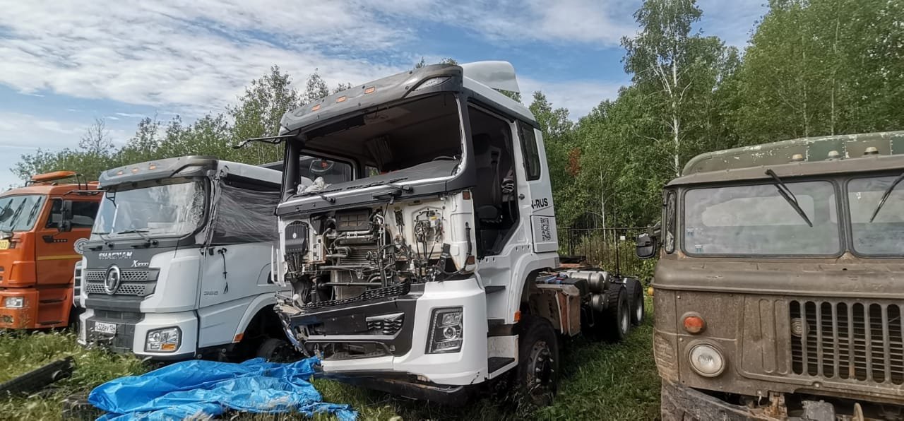 Shacman (Shaanxi) SX* 6x6 Седельный тягач — Иркутск