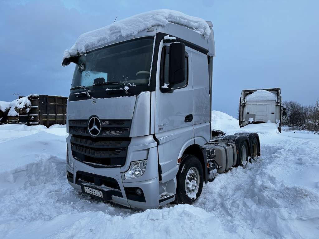 MERCEDES-BENZ Actros 6x4 Седельный тягач — Бегоулево