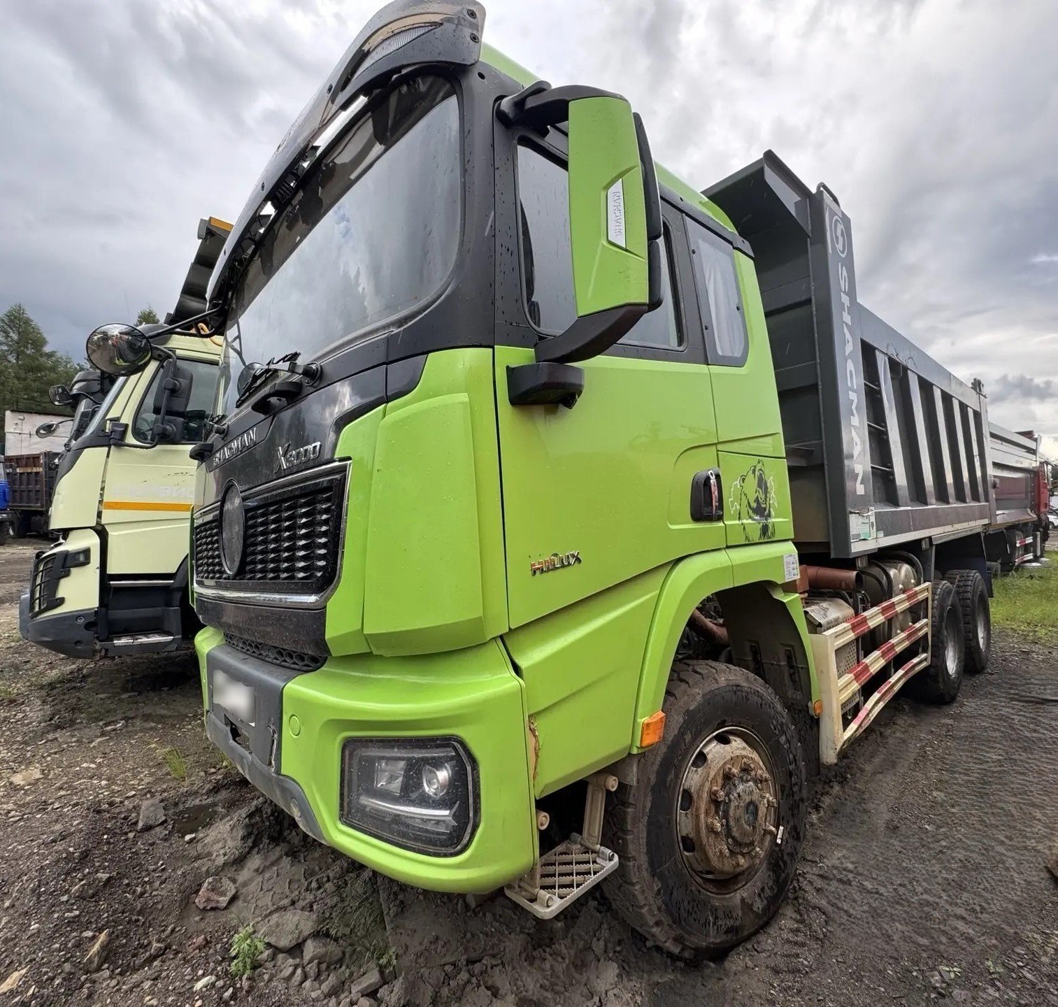Shacman (Shaanxi) SX* 6x6 Самосвал — Саха