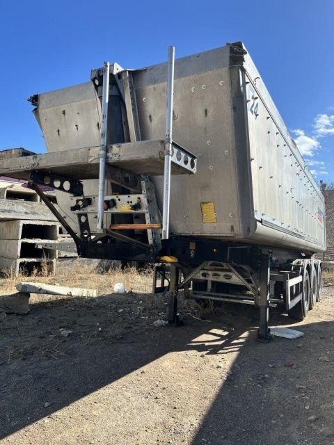 Специализированный, полуприцеп - самосвал SCHMITZ CARGOBULL 90843 — Улан-Удэ