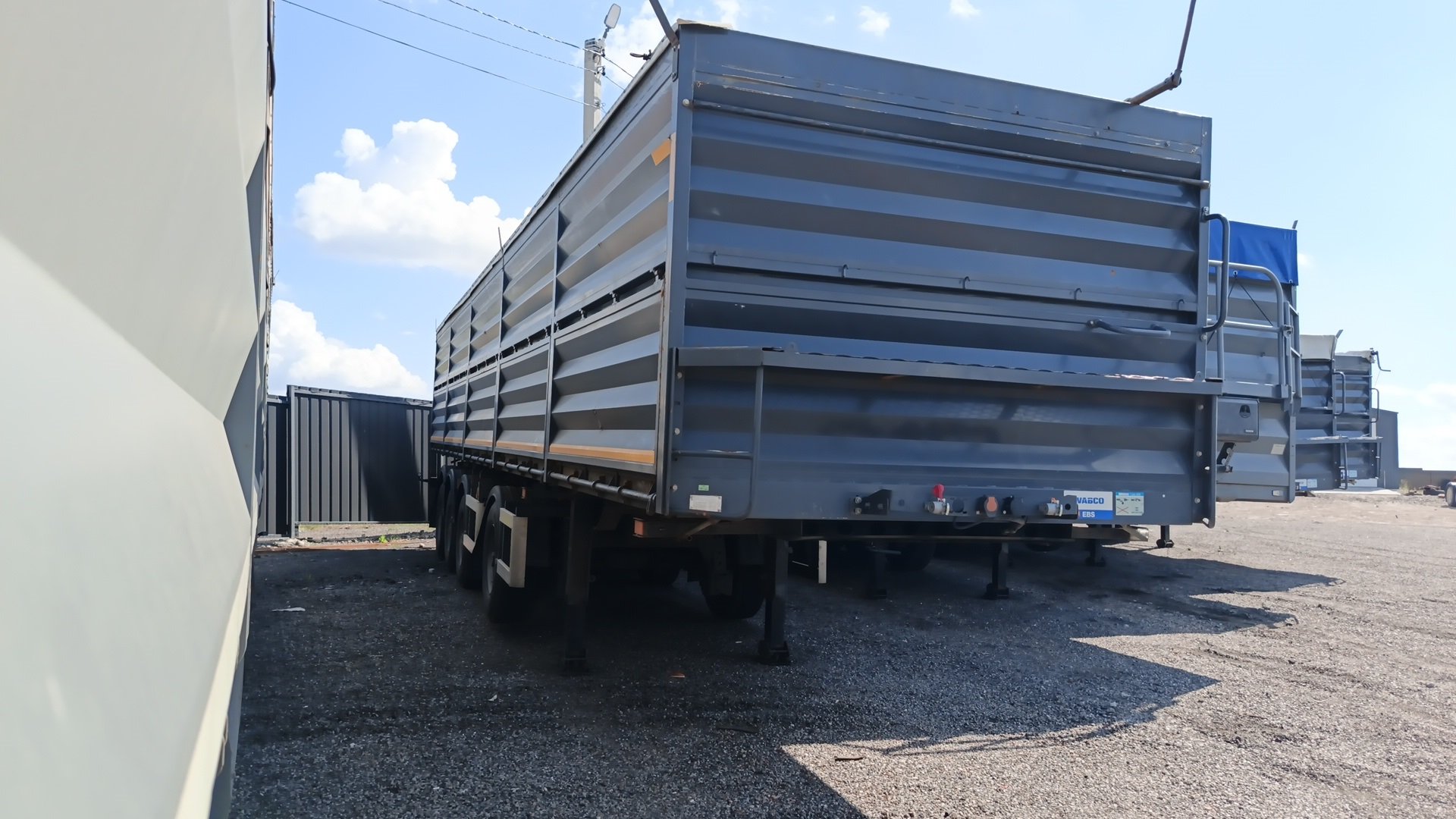 Полуприцеп-зерновоз Amkar AM9460-20S — Девица