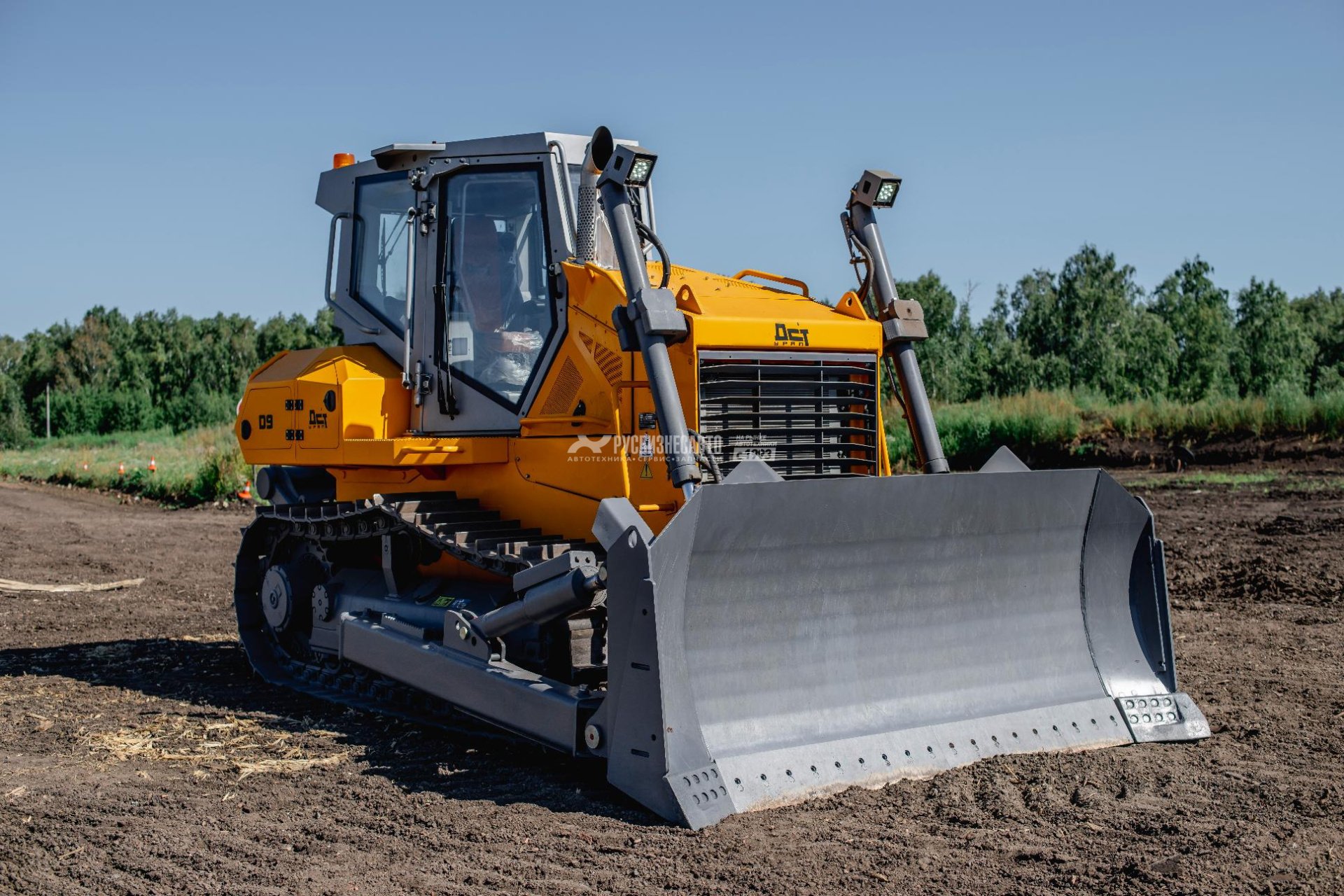Бульдозер ДСТ-Урал D9 (D9.0101) – 17,5 тонн — новая техника в лизинг