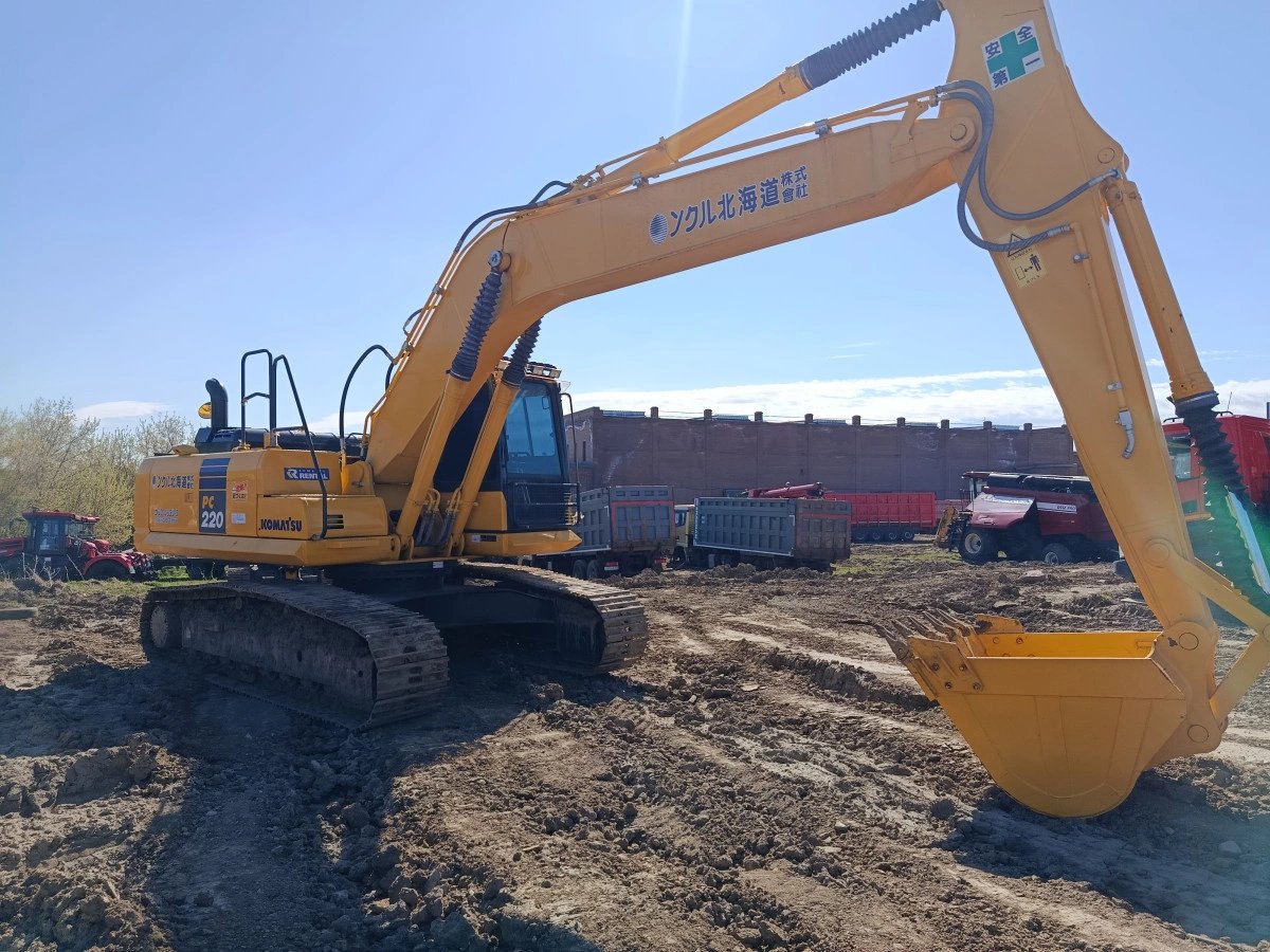 KOMATSU PC220-8N1 — Новосибирск