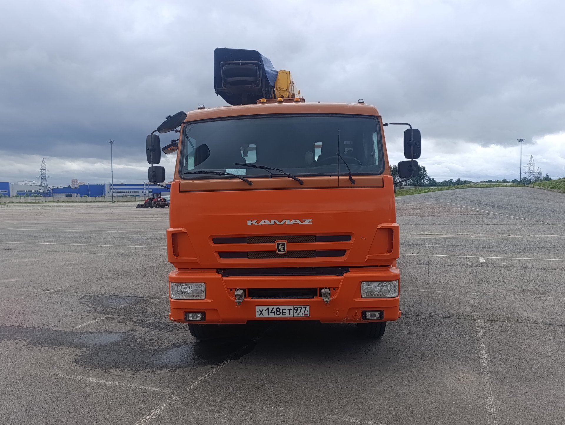 КамАЗ 65115 6x4 Бортовой с КМУ — Лобня