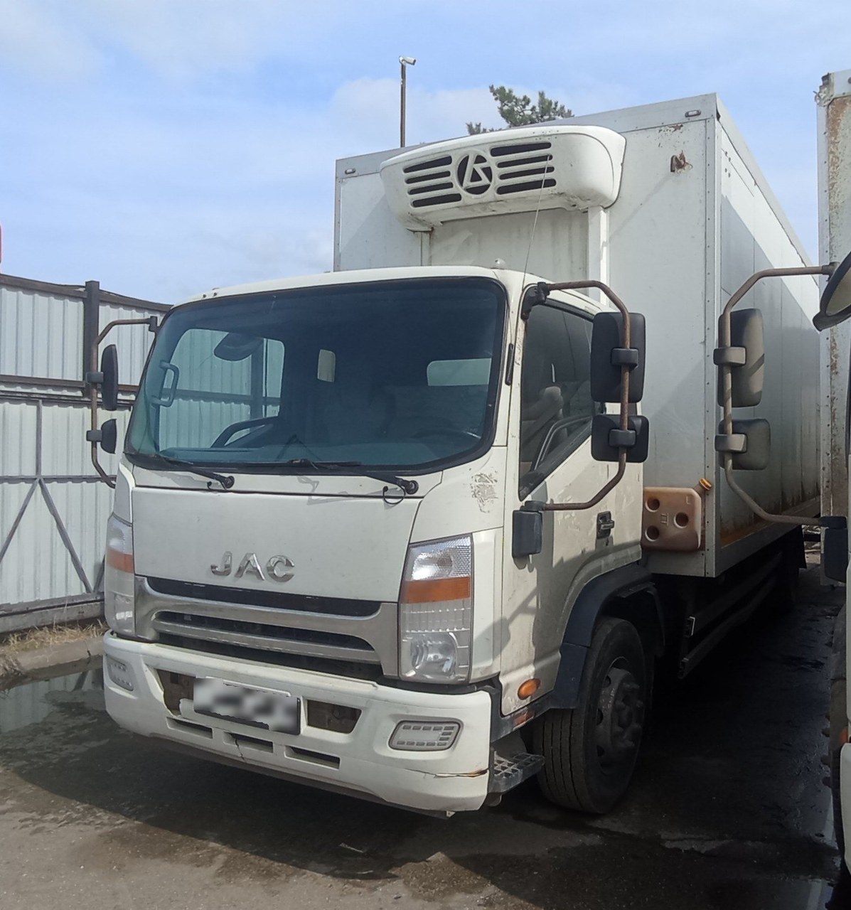 Рустрак 5389 на шасси JAC N120 4x2 Изотермический/рефрижератор с гидробортом — Москва