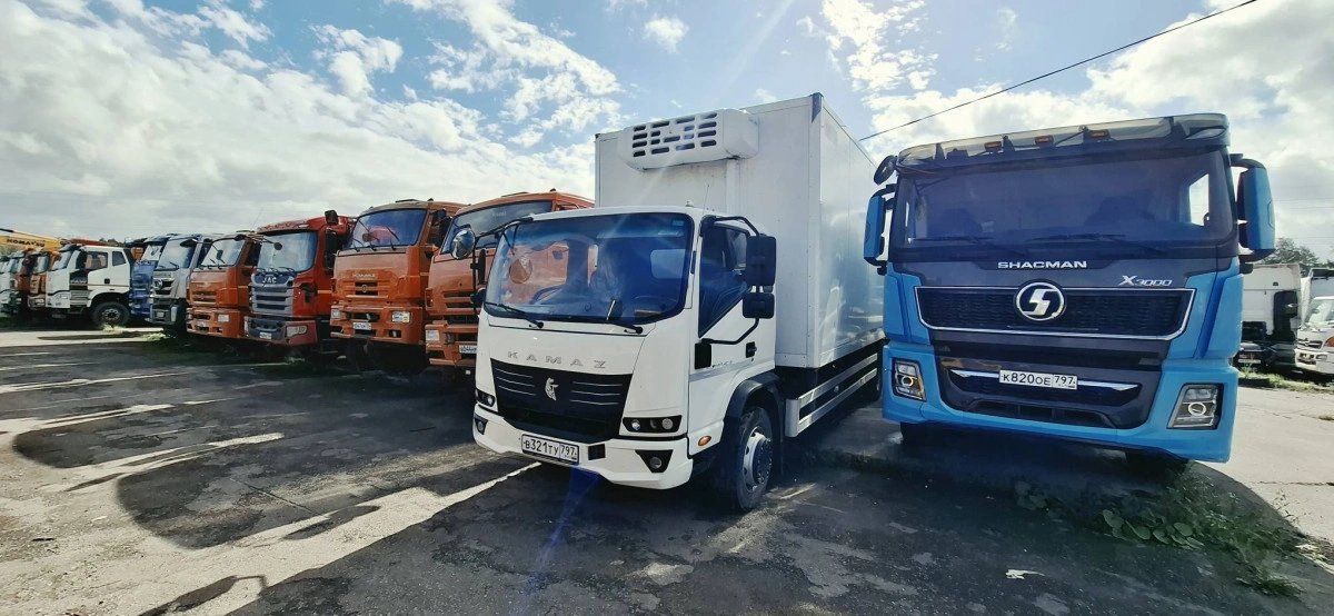 Грузовой изотермический КАМАЗ 43082 — Москва