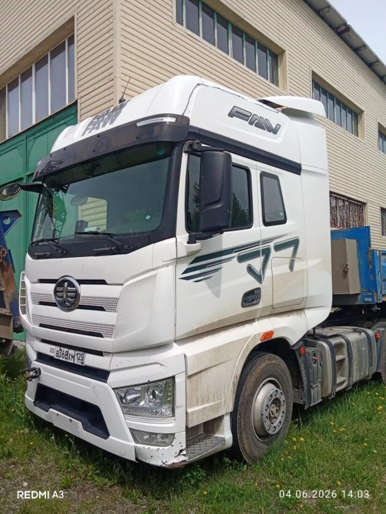 FAW CA4250P77K25T1E5, тягач 6х4 — Хабаровск